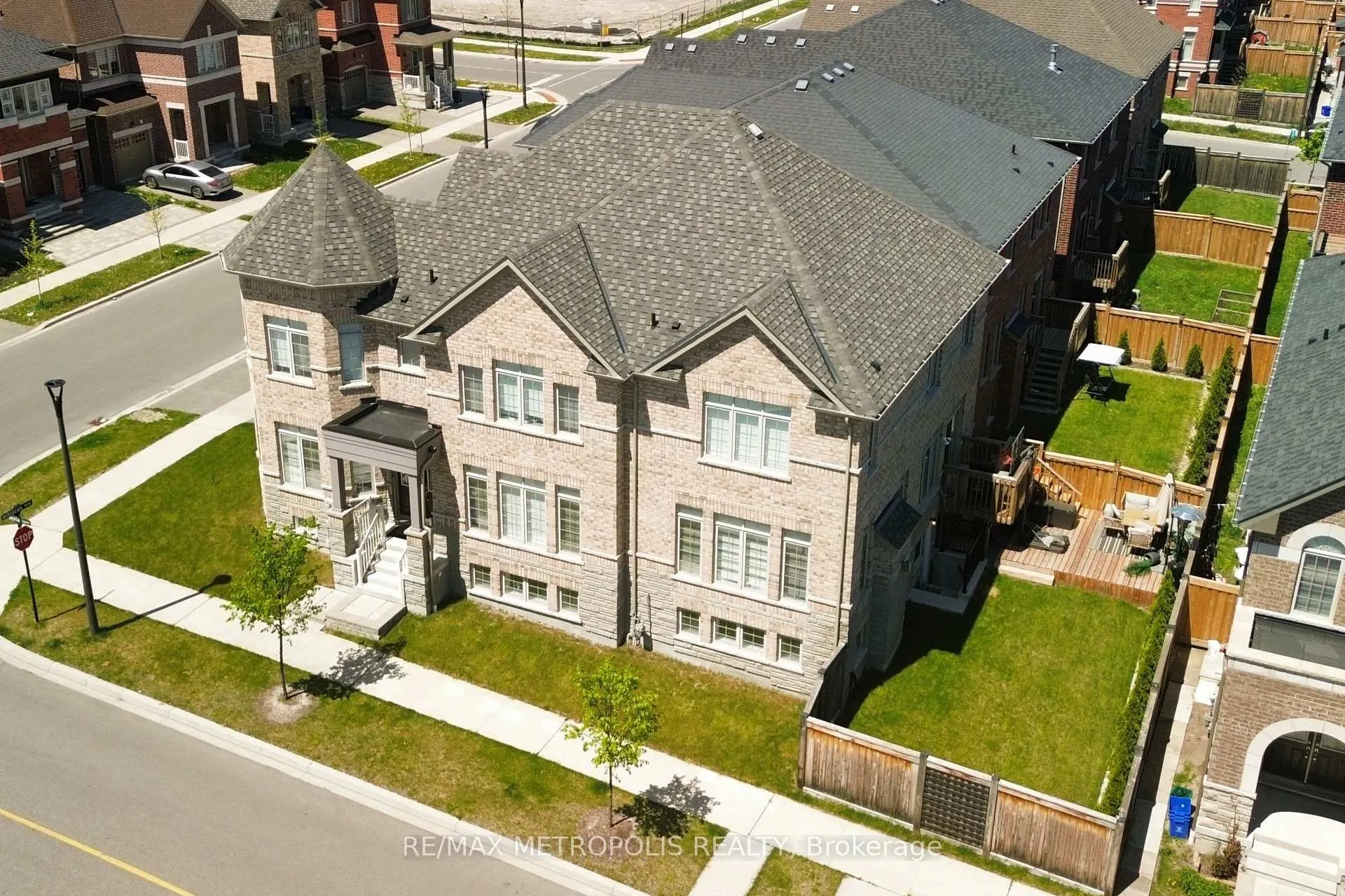 Photo 2 of Unit Bsmt, 2425 Hibiscus Drive, Pickering, Rural Pickering — HOMEH