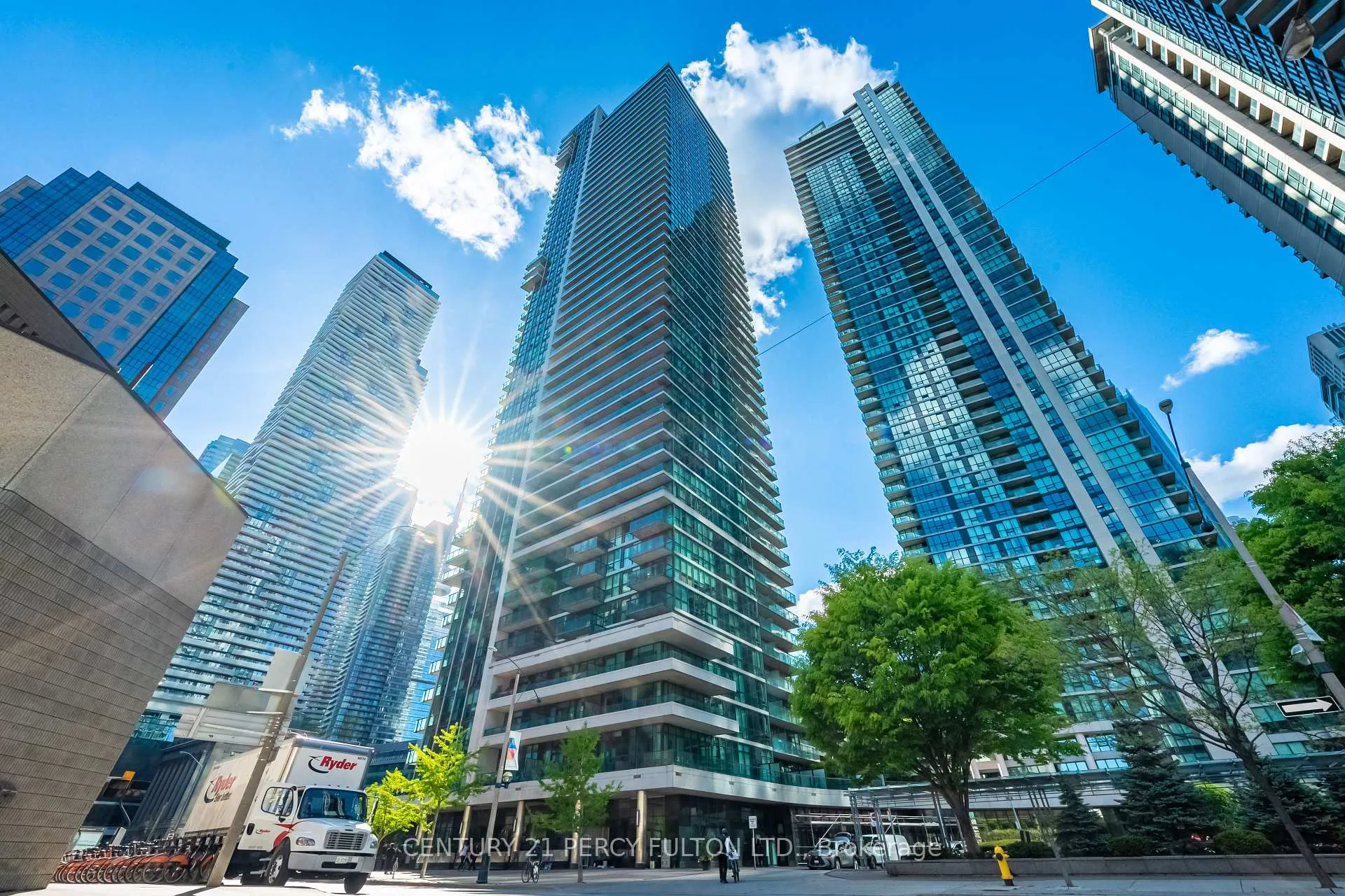 Front of Unit 703, 18 harbour Street