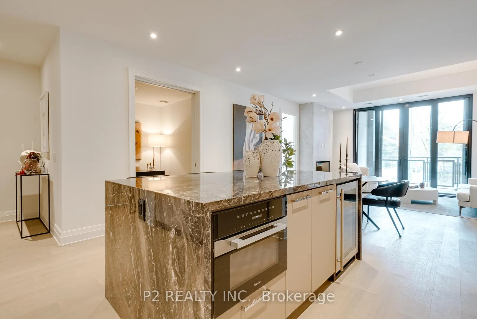 Photo 8 of Unit 208, 2 Forest Hill Road, Toronto, Casa Loma — HOMEH