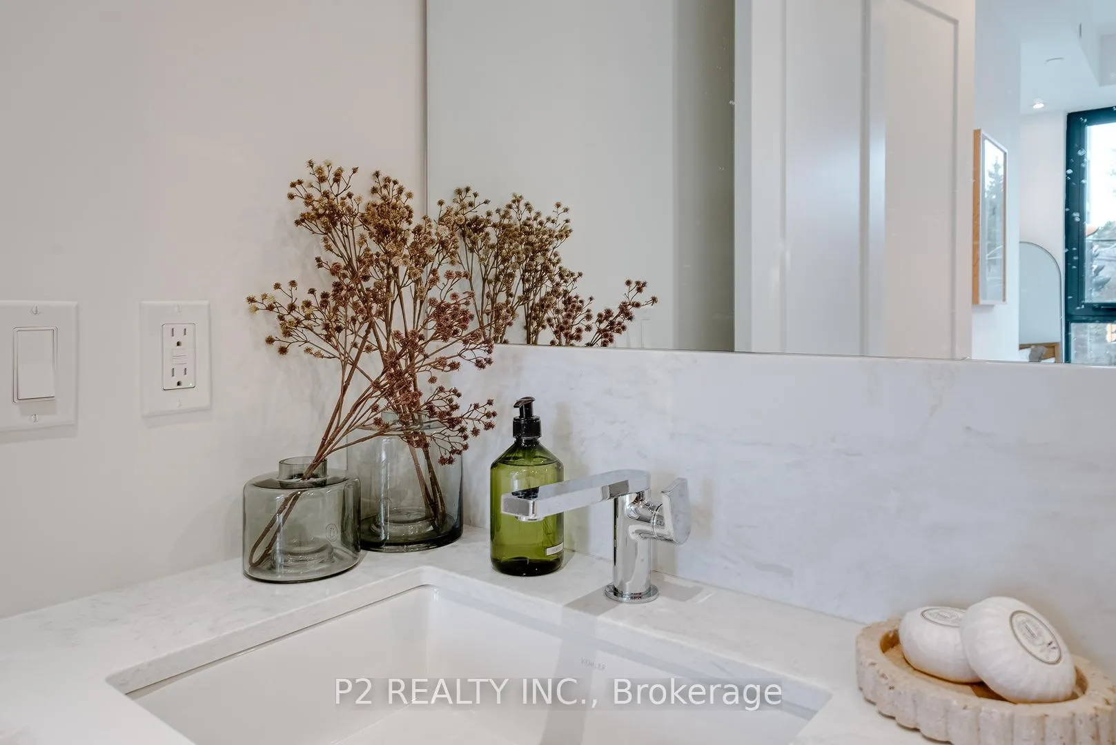 Photo 17 of Unit 208, 2 Forest Hill Road, Toronto, Casa Loma — HOMEH