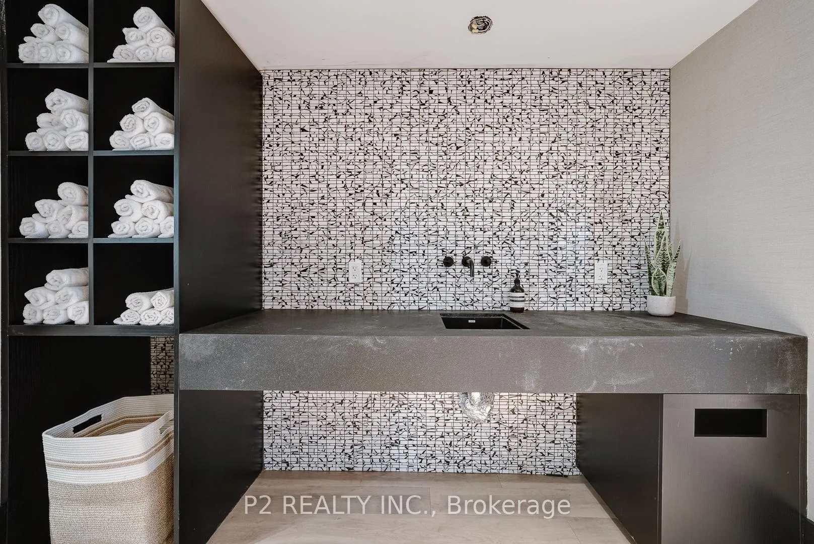 Photo 42 of Unit 208, 2 Forest Hill Road, Toronto, Casa Loma — HOMEH