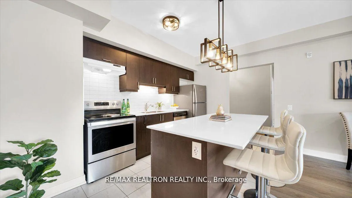 Photo 7 of Unit 504, 10 Culinary Lane, Barrie, Rural Barrie Southeast — HOMEH