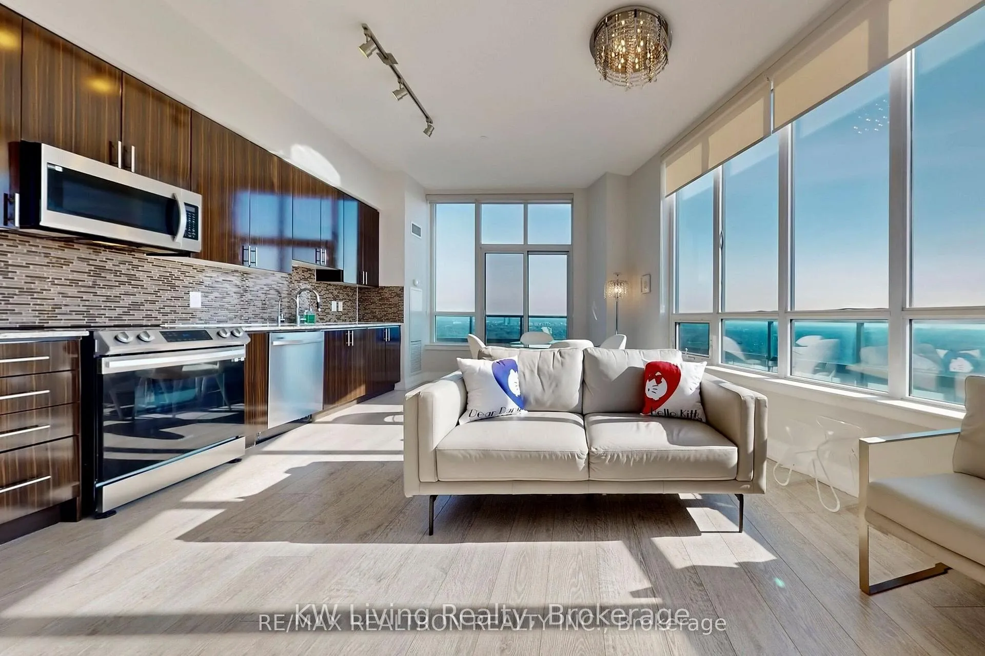 Photo 1 of Unit PH15, 7161 Yonge Street, Markham, Thornhill — HOMEH
