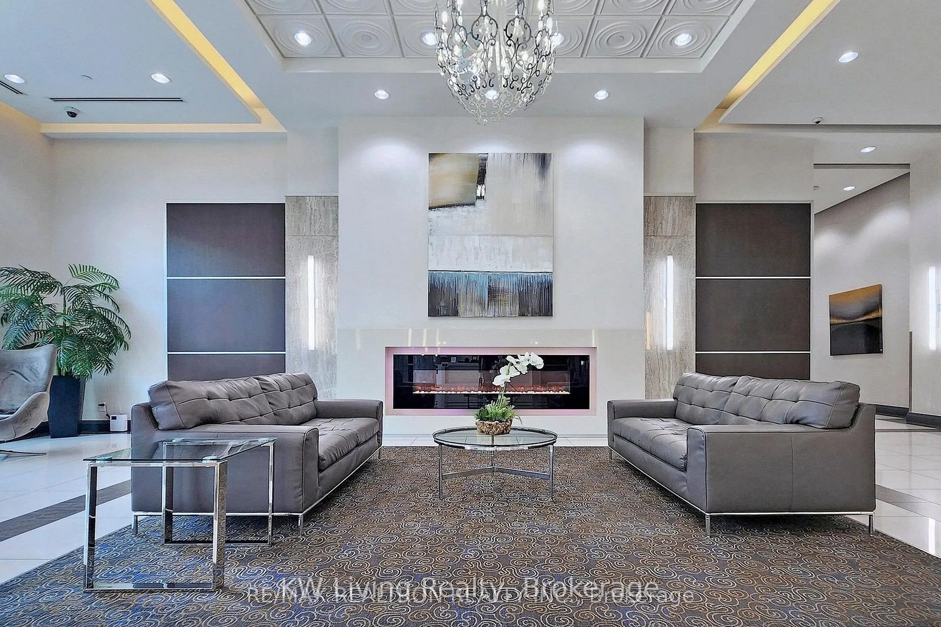 Photo 10 of Unit PH15, 7161 Yonge Street, Markham, Thornhill — HOMEH