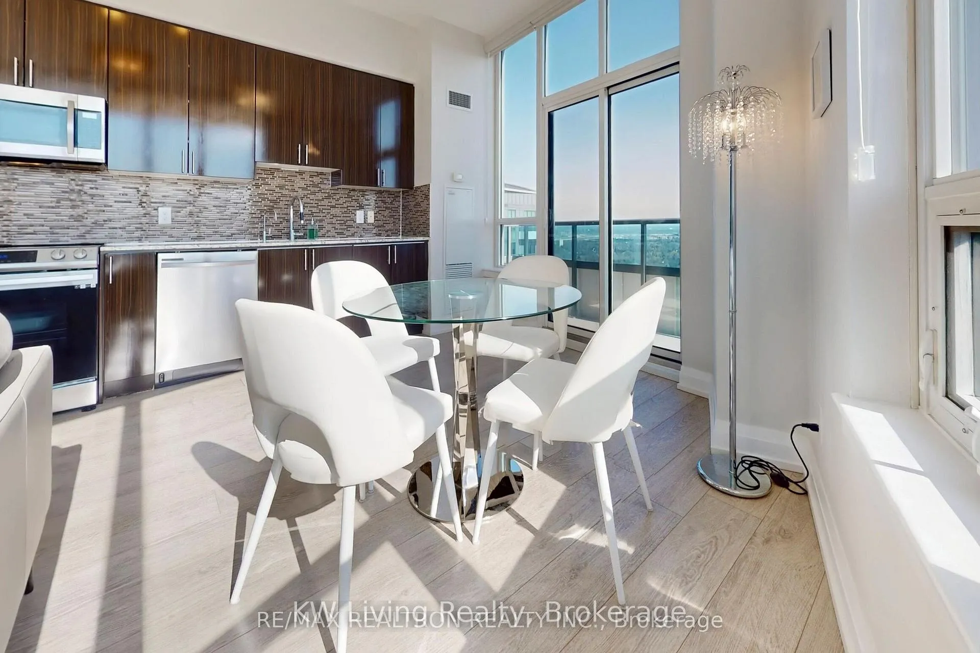 Photo 18 of Unit PH15, 7161 Yonge Street, Markham, Thornhill — HOMEH