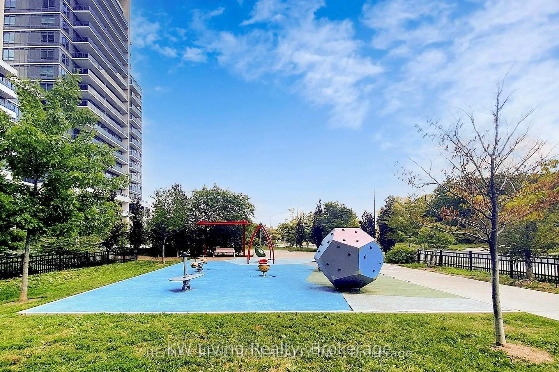 Photo 43 of Unit PH15, 7161 Yonge Street, Markham, Thornhill — HOMEH