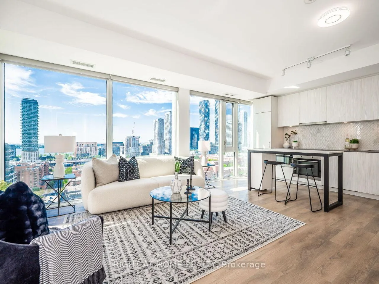 Photo 1 of Unit 1613, 158 Front Street E, Toronto, Moss Park — HOMEH