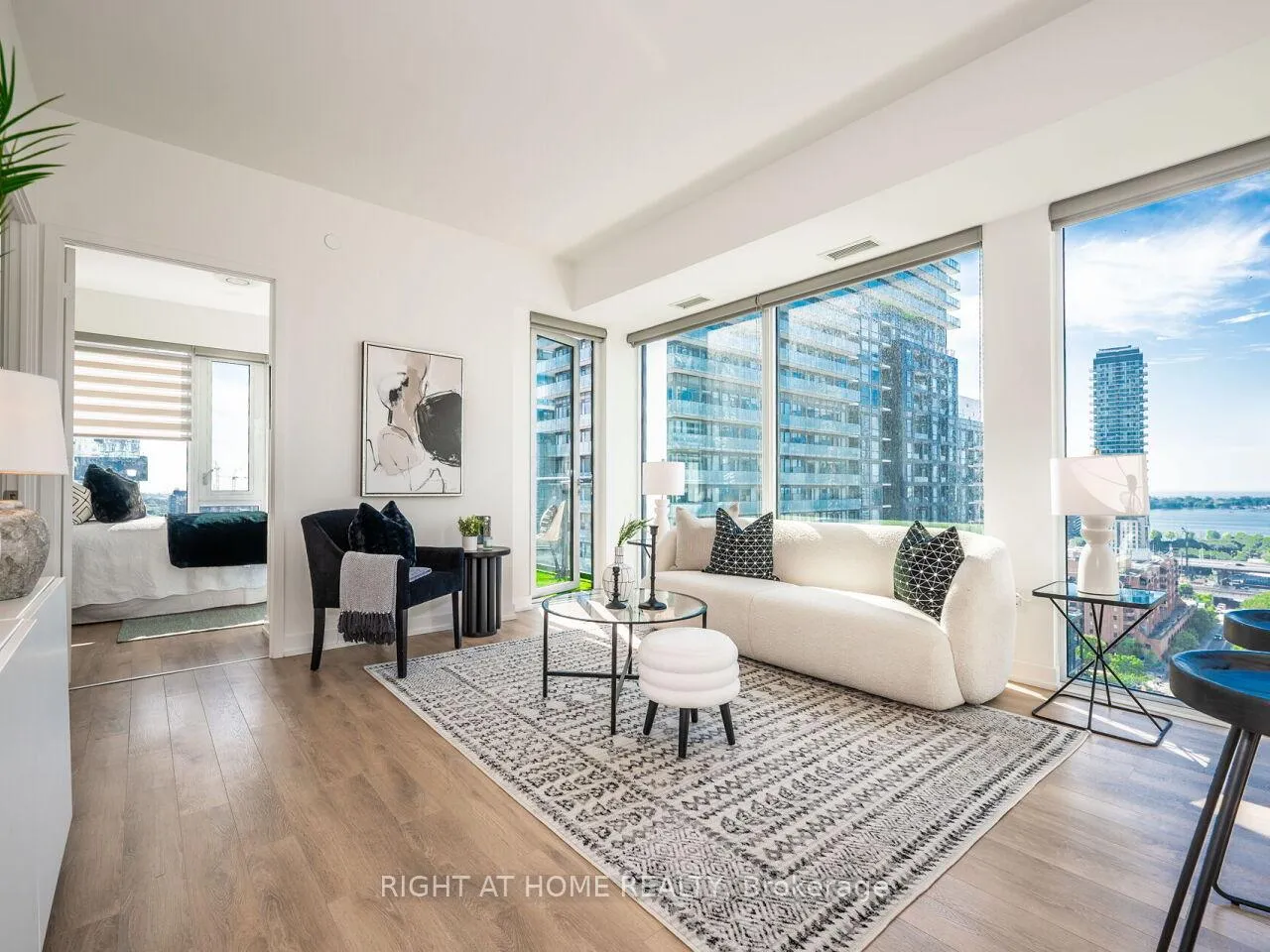 Photo 2 of Unit 1613, 158 Front Street E, Toronto, Moss Park — HOMEH