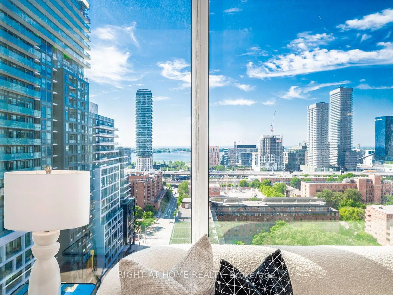 Photo 12 of Unit 1613, 158 Front Street E, Toronto, Moss Park — HOMEH