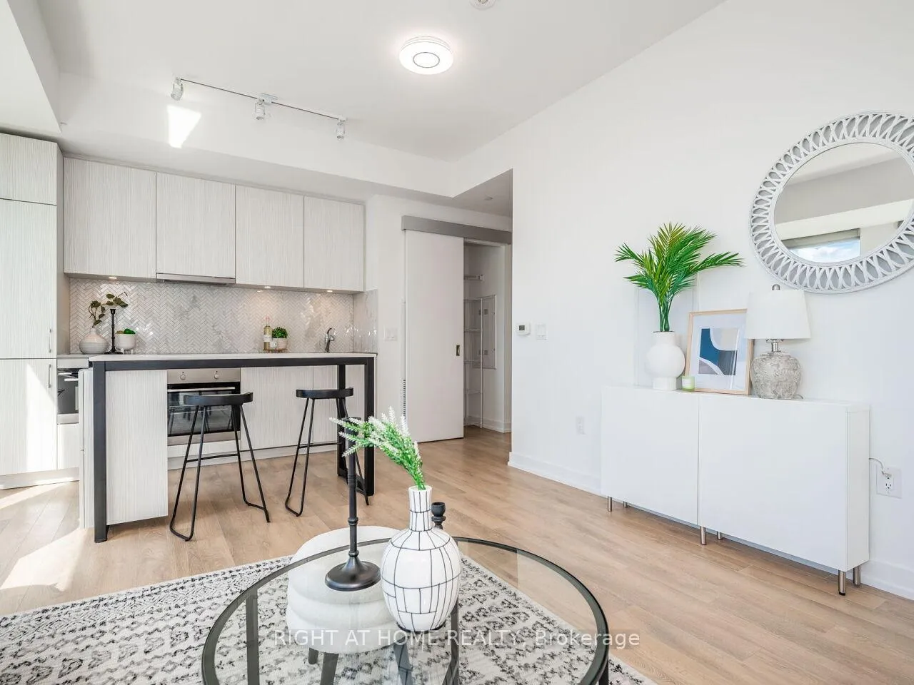 Photo 14 of Unit 1613, 158 Front Street E, Toronto, Moss Park — HOMEH
