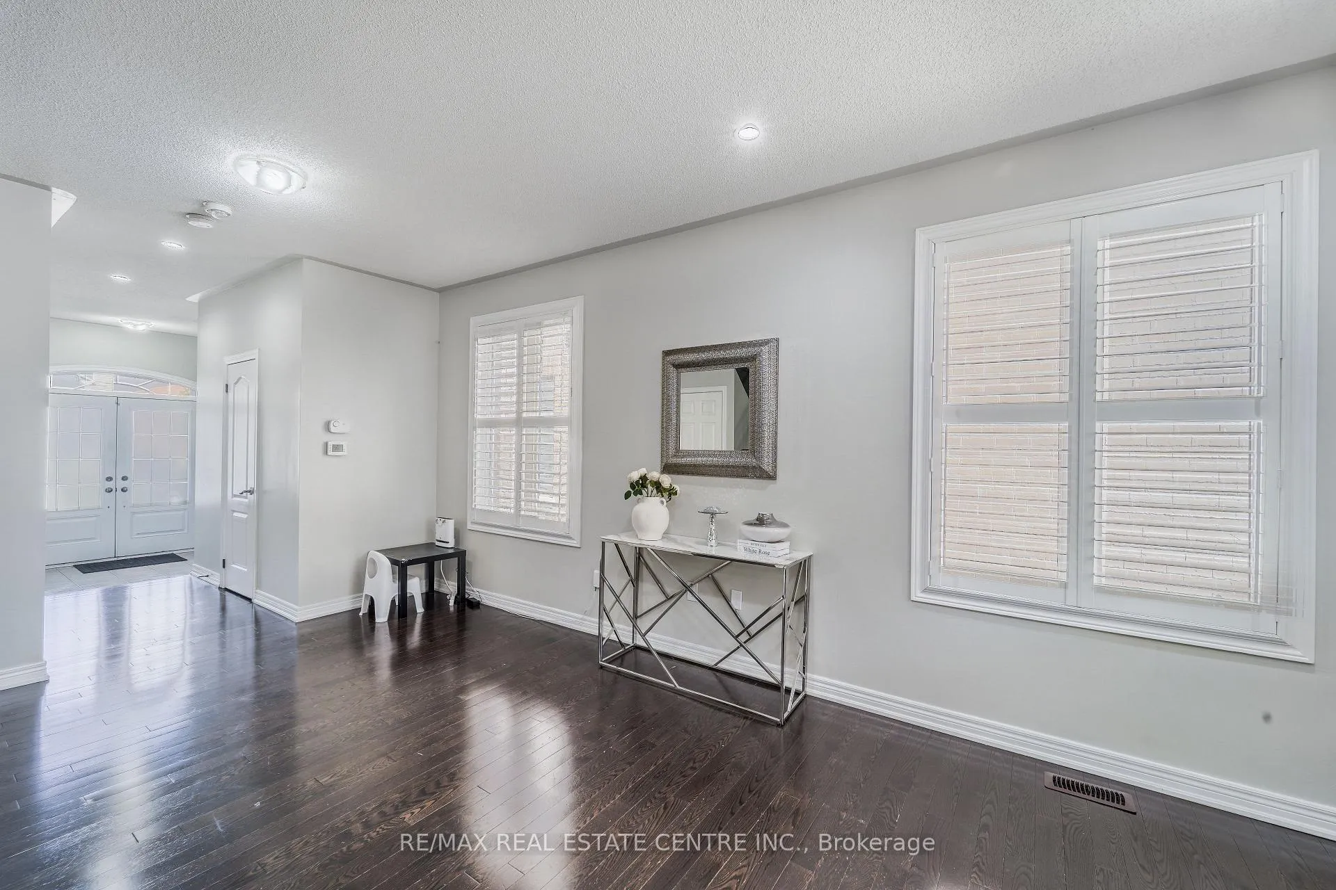 Photo 4 of 10 Ebury Drive, Brampton, Credit Valley — HOMEH