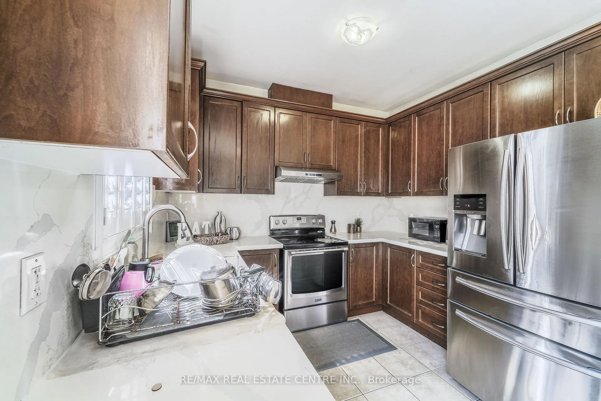 Photo 8 of 10 Ebury Drive, Brampton, Credit Valley — HOMEH