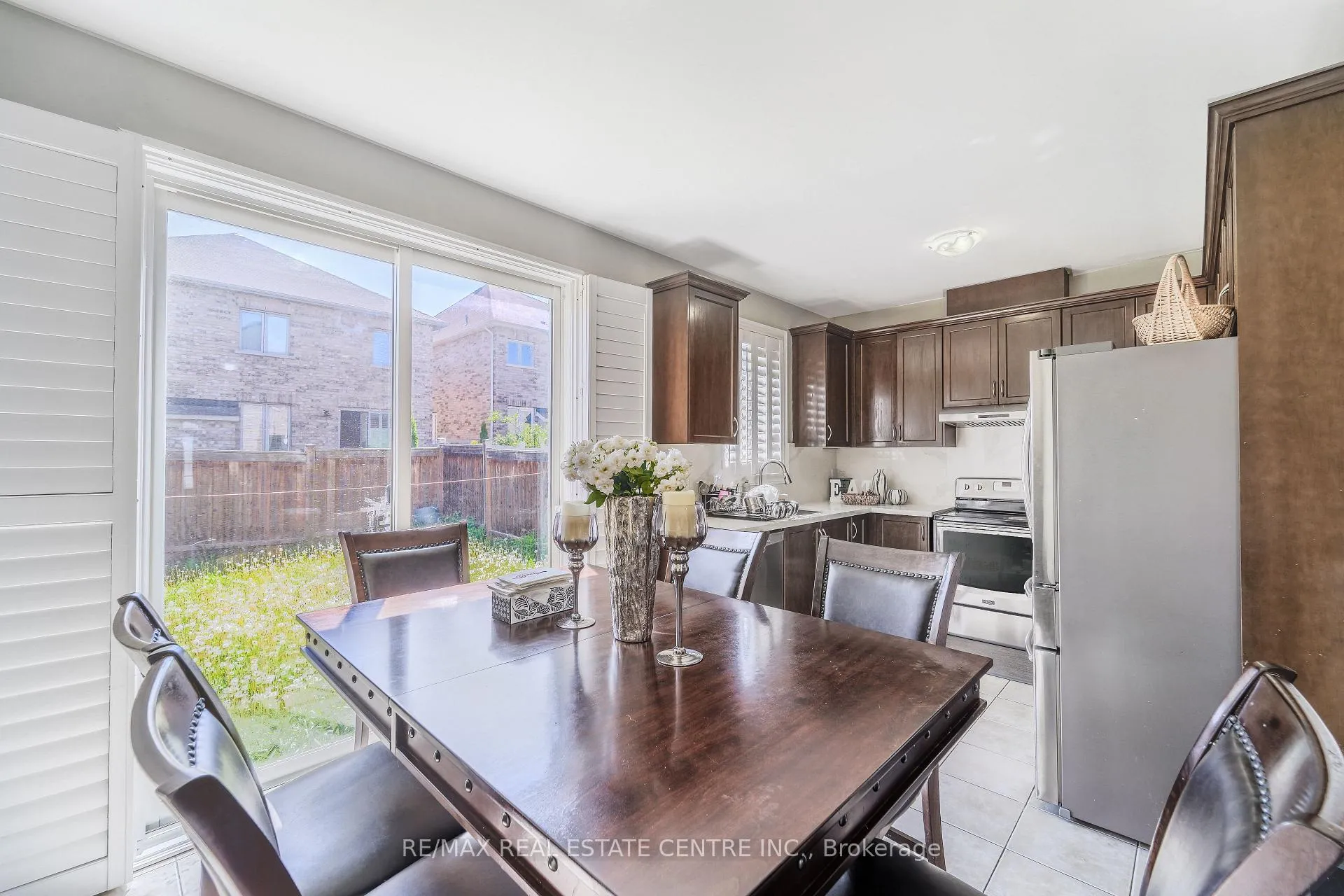 Photo 9 of 10 Ebury Drive, Brampton, Credit Valley — HOMEH