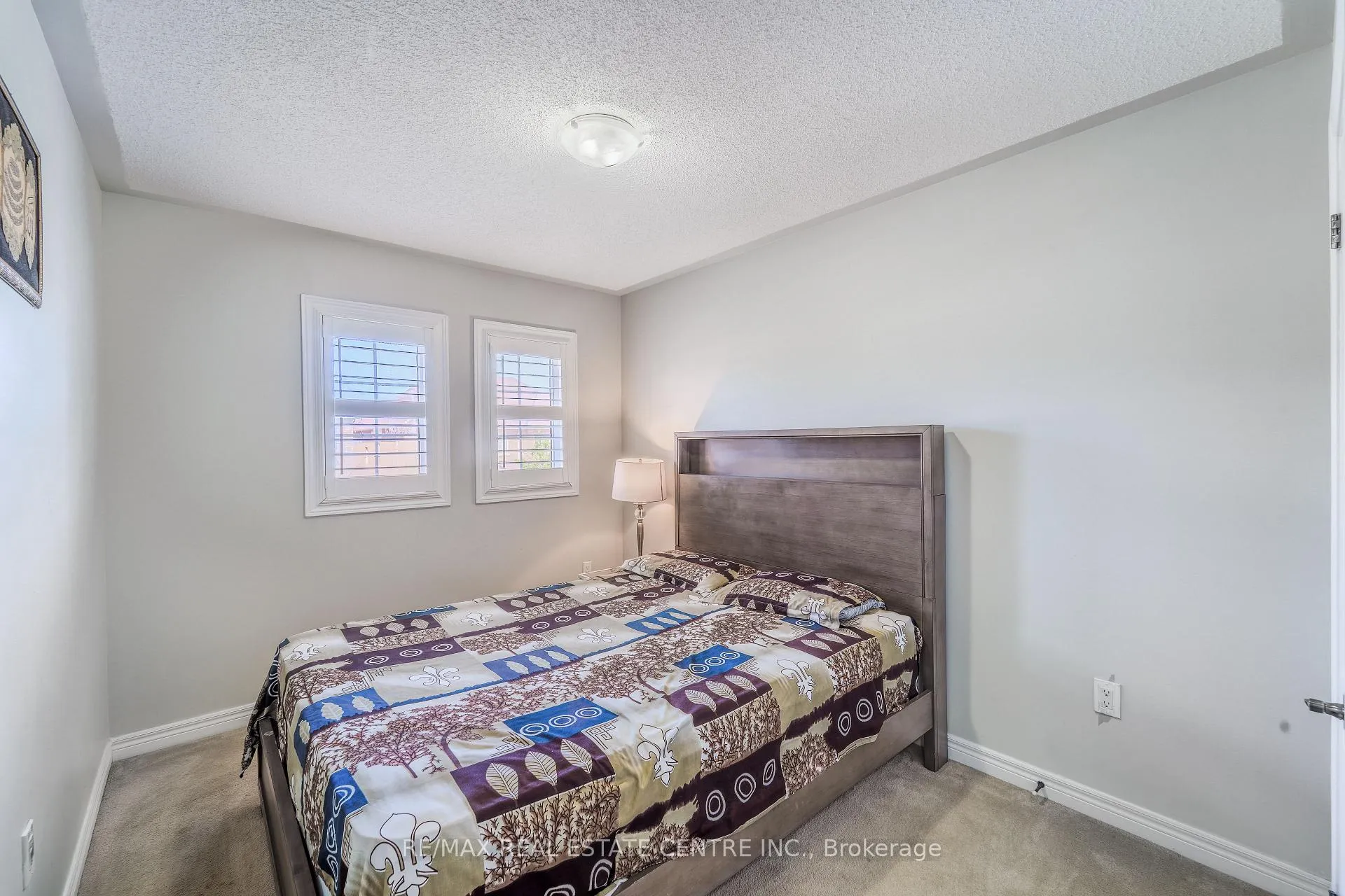 Photo 12 of 10 Ebury Drive, Brampton, Credit Valley — HOMEH