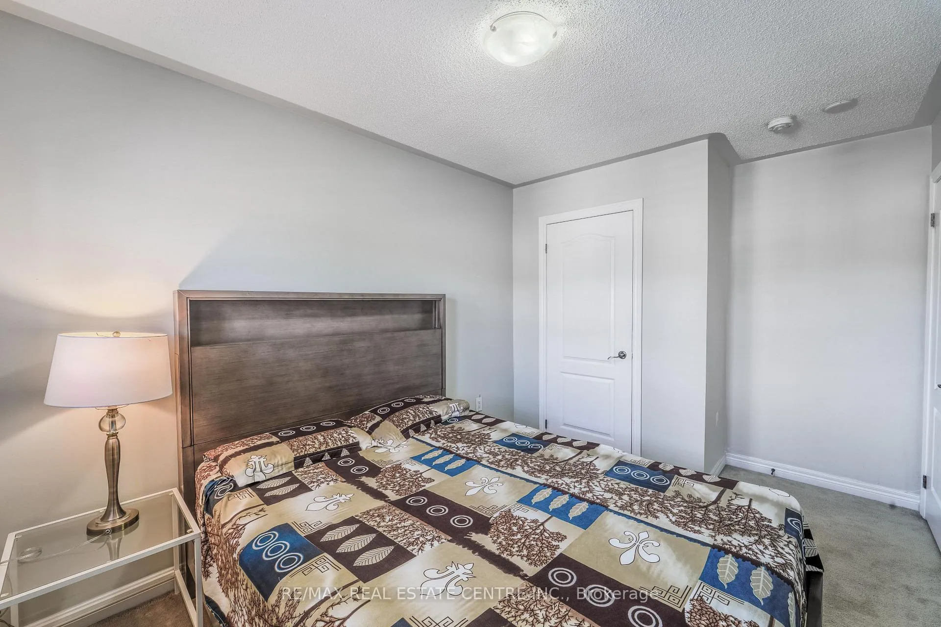 Photo 13 of 10 Ebury Drive, Brampton, Credit Valley — HOMEH