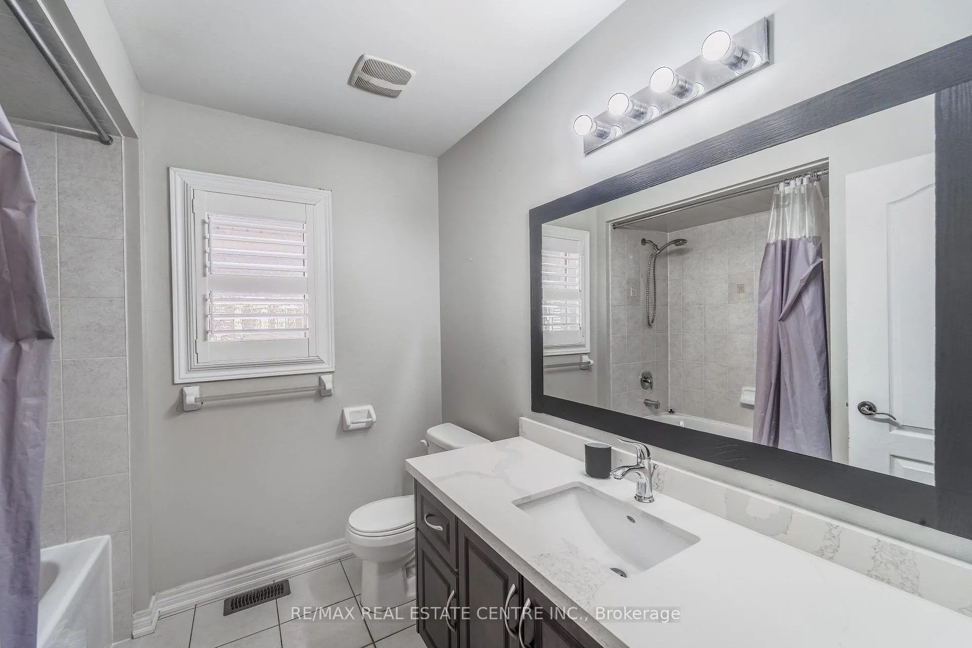 Photo 17 of 10 Ebury Drive, Brampton, Credit Valley — HOMEH