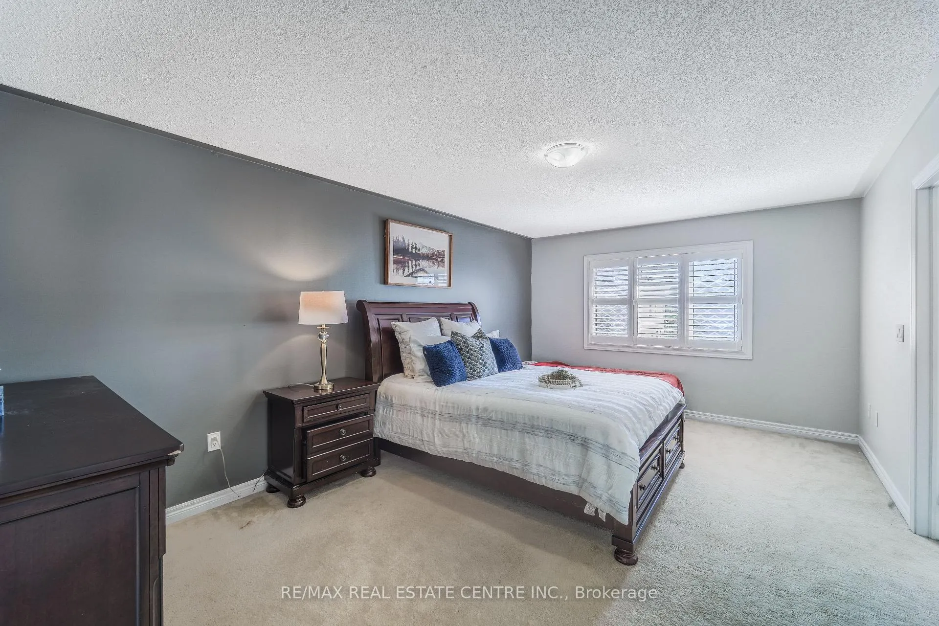 Photo 22 of 10 Ebury Drive, Brampton, Credit Valley — HOMEH