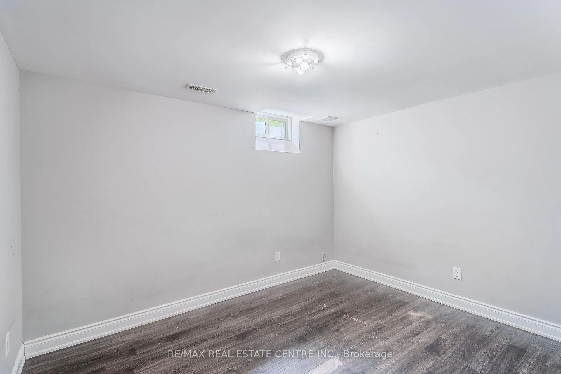 Photo 23 of 10 Ebury Drive, Brampton, Credit Valley — HOMEH