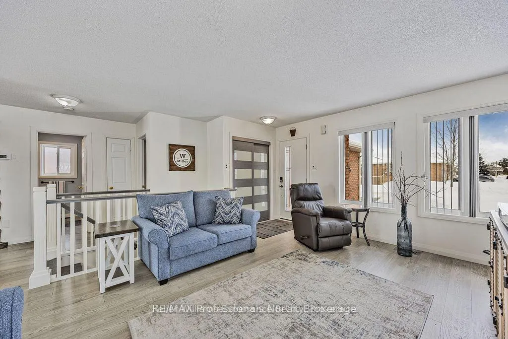 Photo 6 of 66 Coleman Drive, Barrie, Edgehill Drive — HOMEH