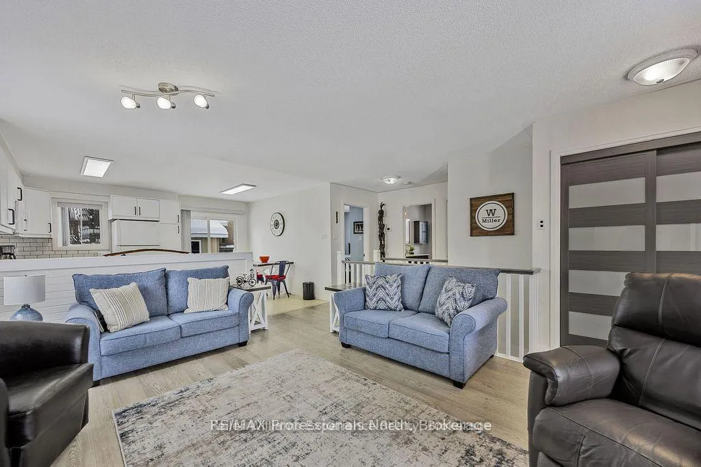 Photo 7 of 66 Coleman Drive, Barrie, Edgehill Drive — HOMEH