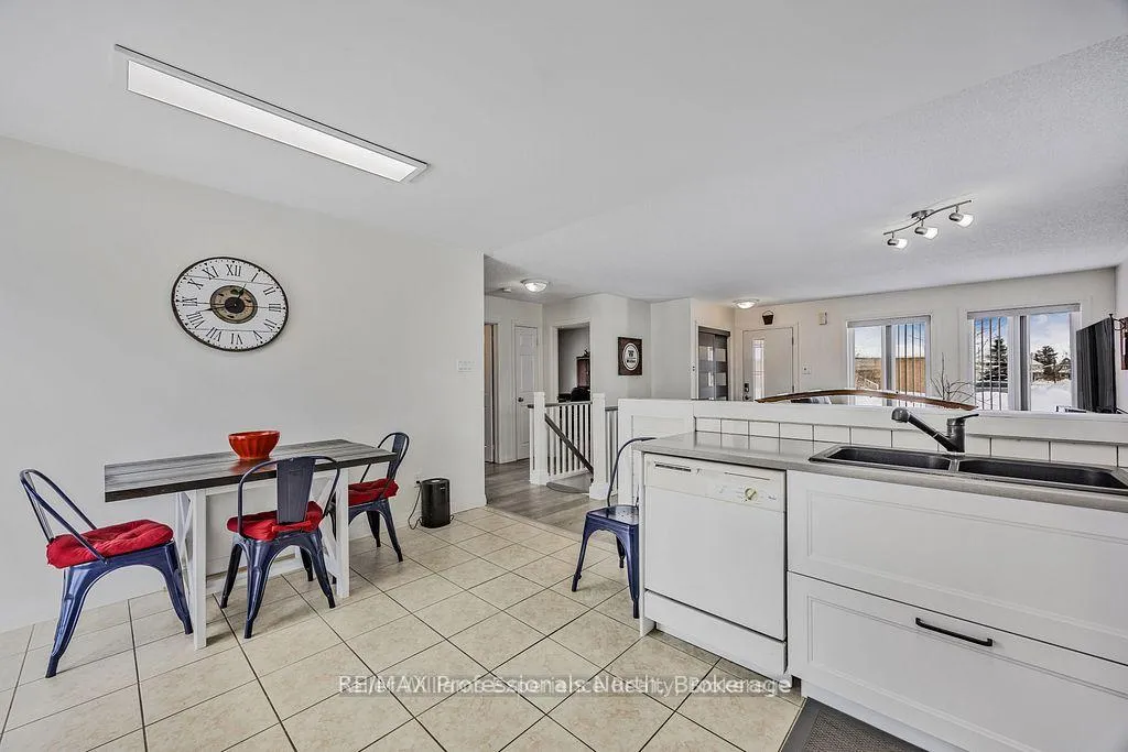 Photo 11 of 66 Coleman Drive, Barrie, Edgehill Drive — HOMEH