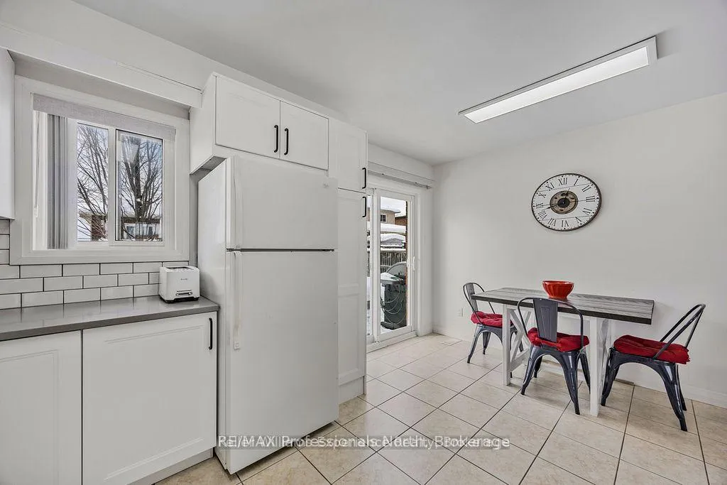 Photo 12 of 66 Coleman Drive, Barrie, Edgehill Drive — HOMEH