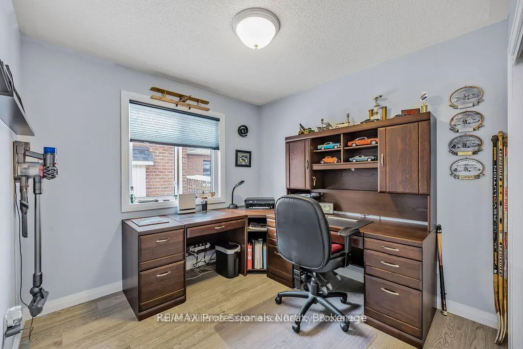 Photo 17 of 66 Coleman Drive, Barrie, Edgehill Drive — HOMEH