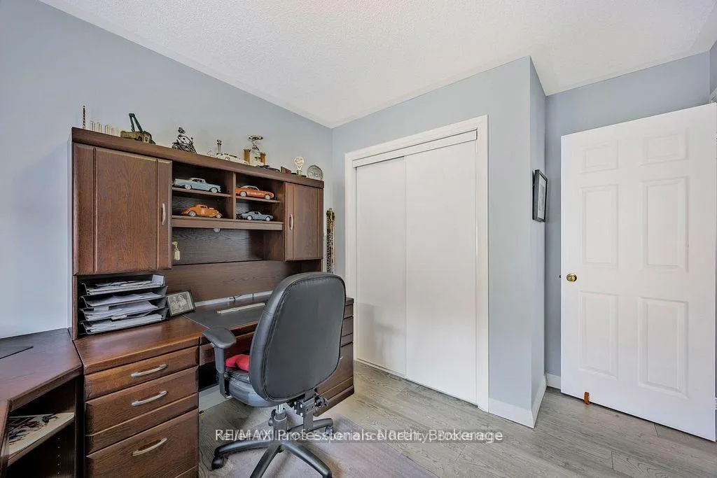 Photo 18 of 66 Coleman Drive, Barrie, Edgehill Drive — HOMEH