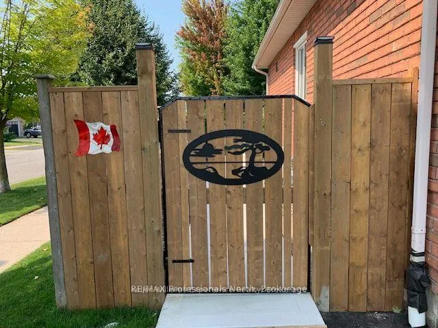 Photo 24 of 66 Coleman Drive, Barrie, Edgehill Drive — HOMEH