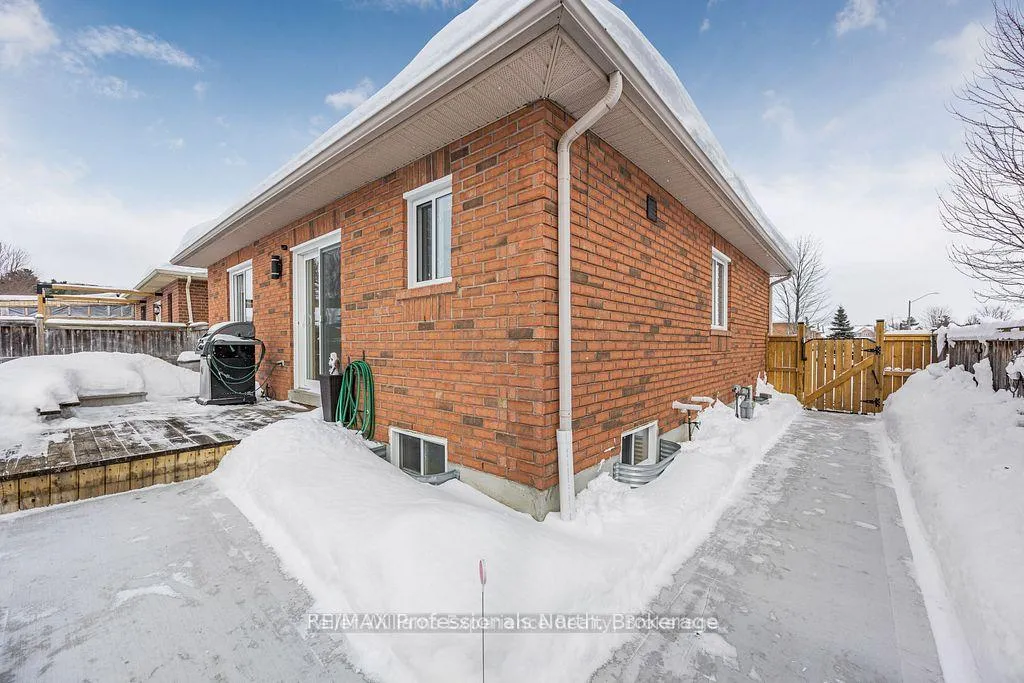Photo 30 of 66 Coleman Drive, Barrie, Edgehill Drive — HOMEH