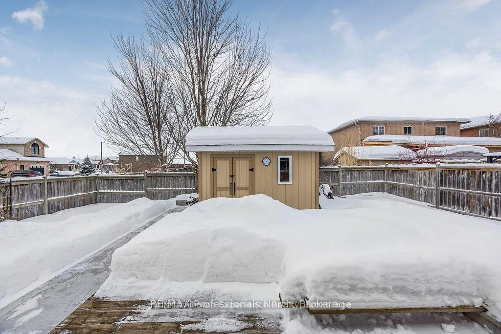 Photo 32 of 66 Coleman Drive, Barrie, Edgehill Drive — HOMEH