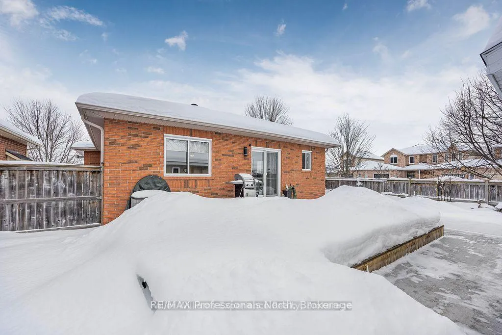 Photo 34 of 66 Coleman Drive, Barrie, Edgehill Drive — HOMEH