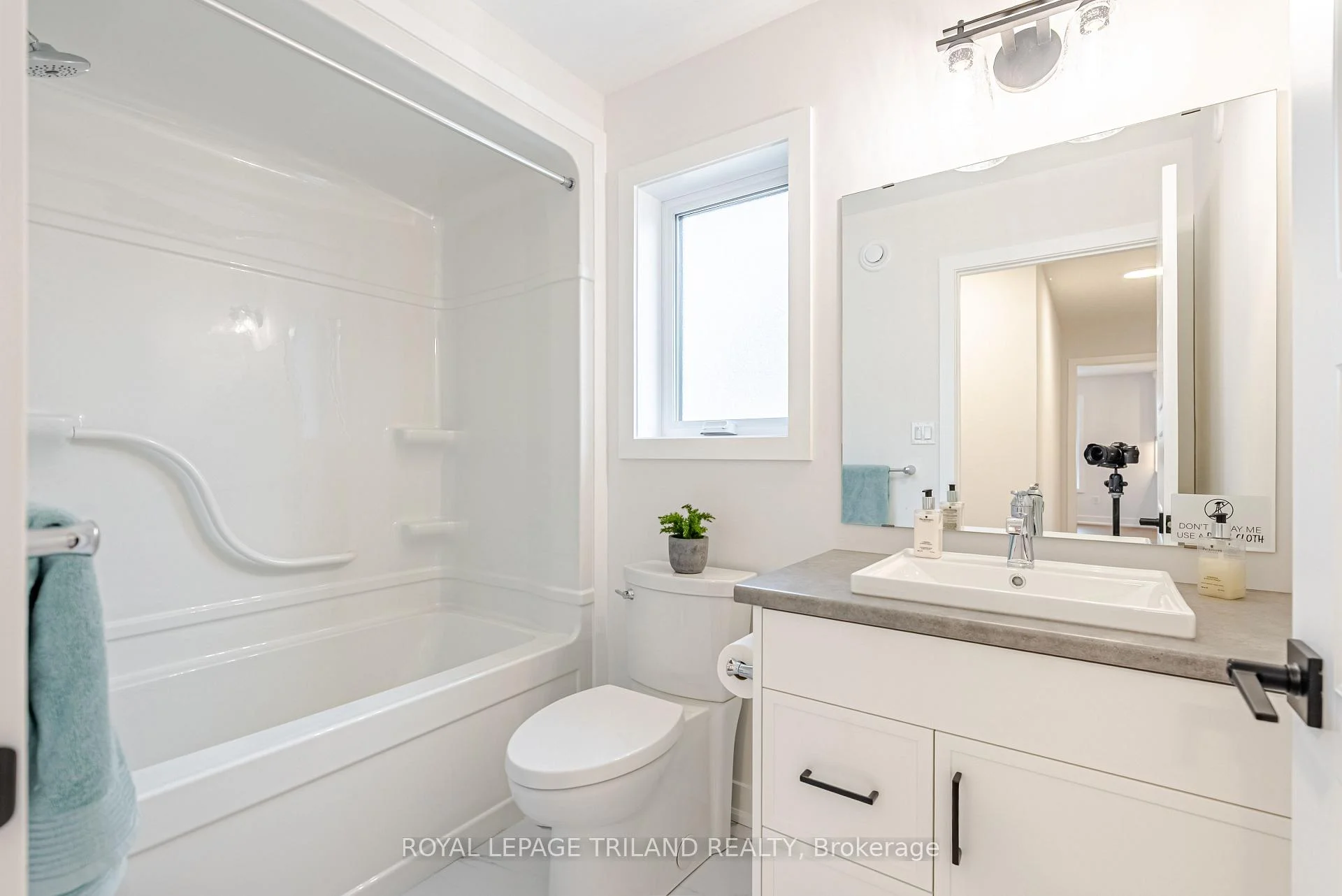 Photo 36 of 37 Harrow Lane, St. Thomas — HOMEH