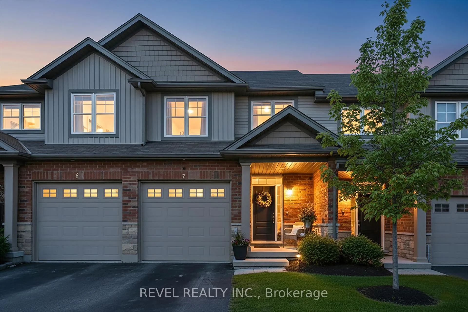Front of Unit 7, 22 Marshall Drive
