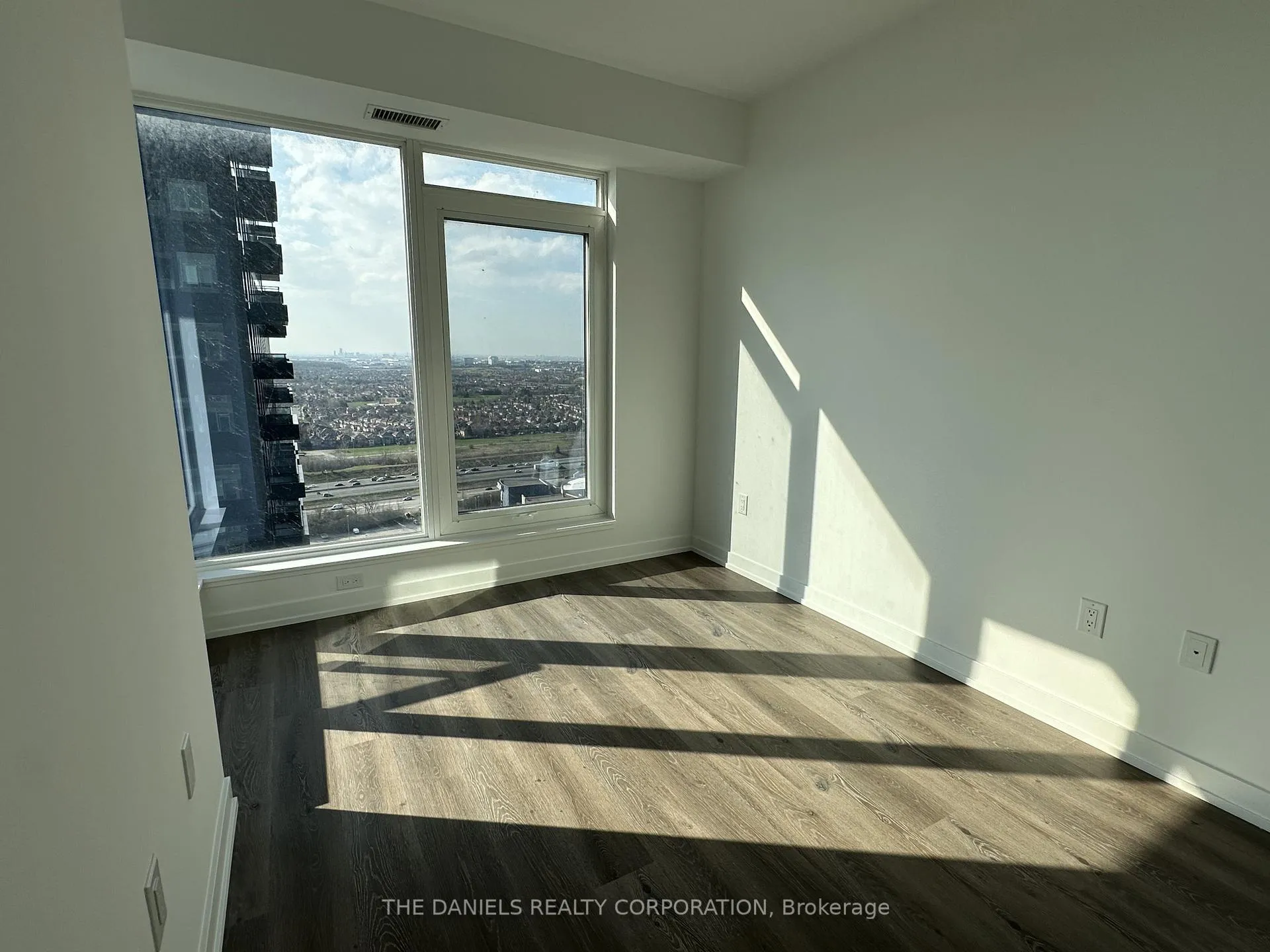 Photo 6 of Unit 2712, 395 Square One Drive, Mississauga, City Centre — HOMEH
