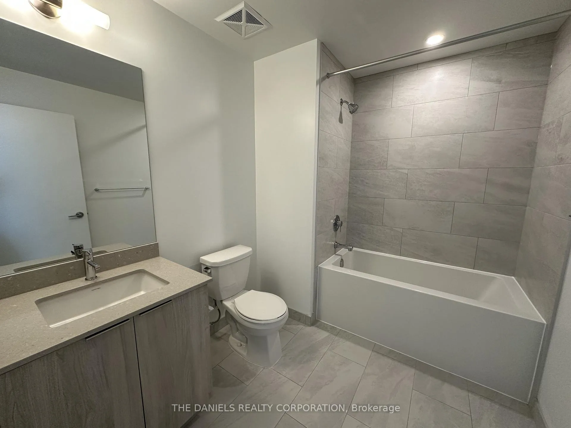 Photo 8 of Unit 2712, 395 Square One Drive, Mississauga, City Centre — HOMEH