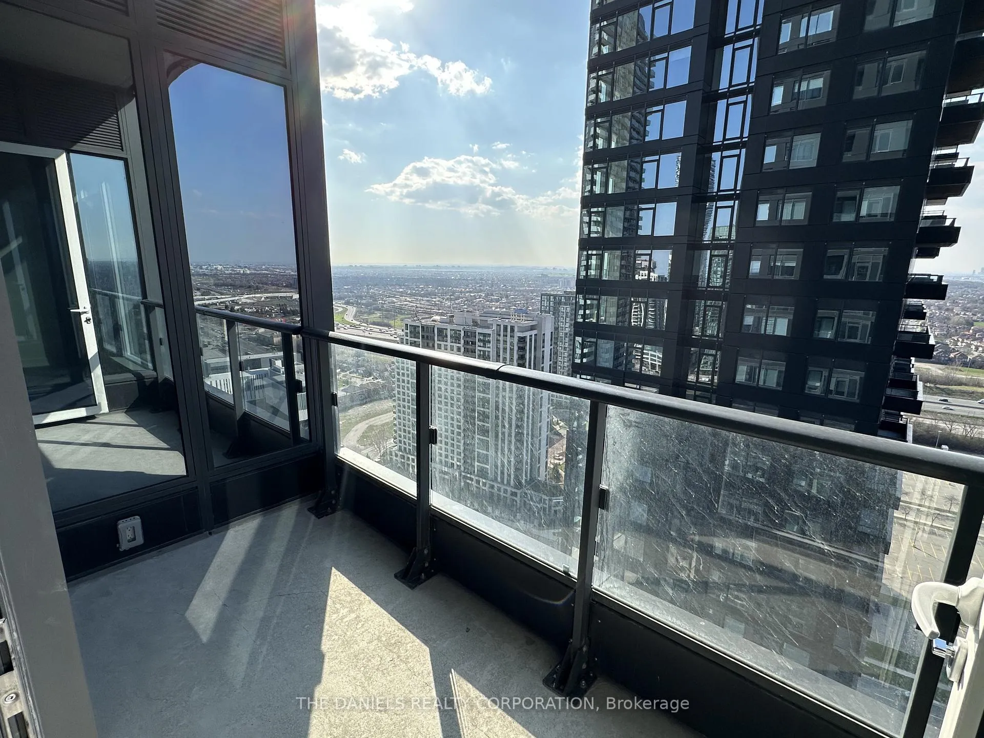 Photo 11 of Unit 2712, 395 Square One Drive, Mississauga, City Centre — HOMEH