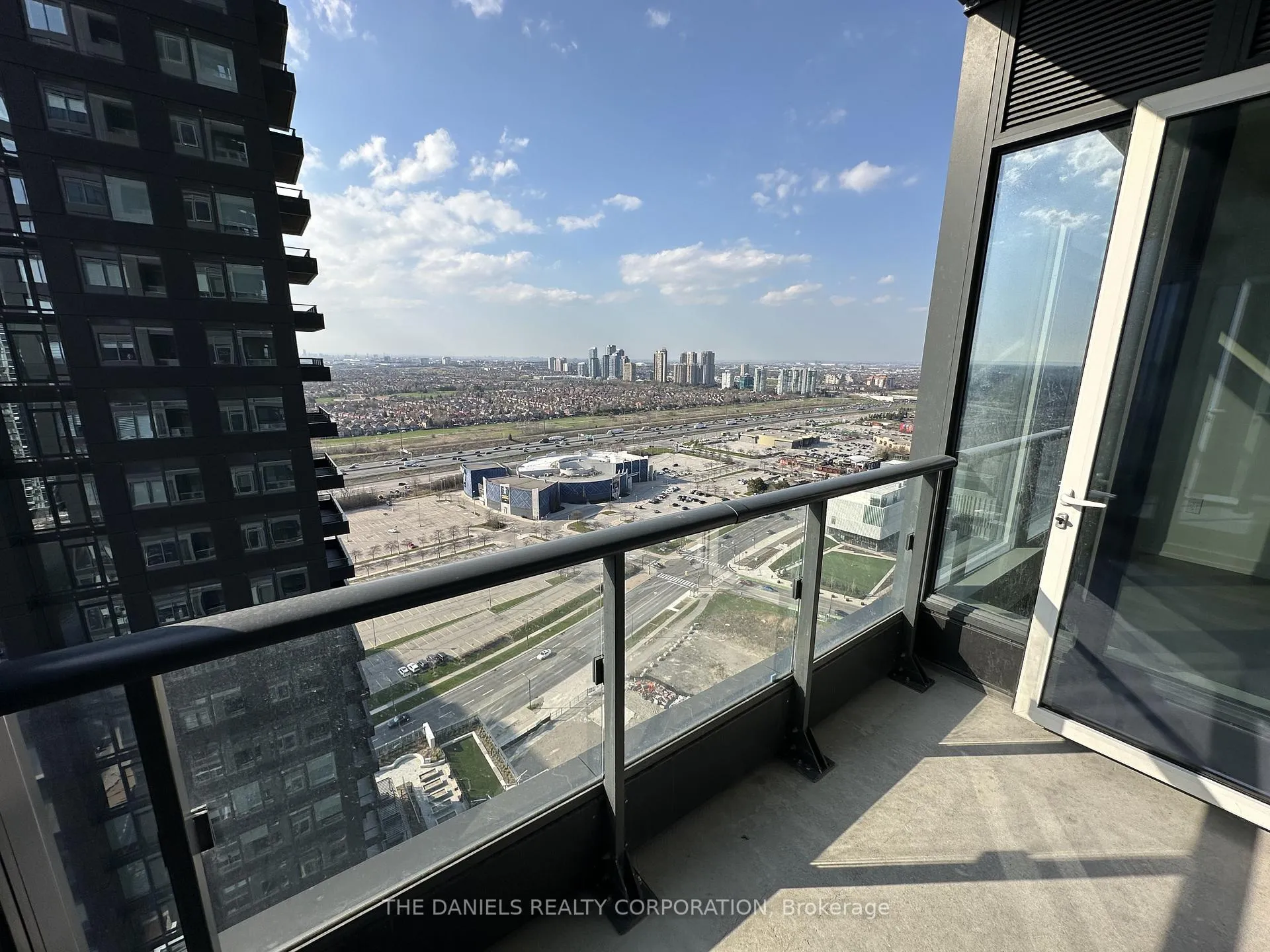 Photo 12 of Unit 2712, 395 Square One Drive, Mississauga, City Centre — HOMEH