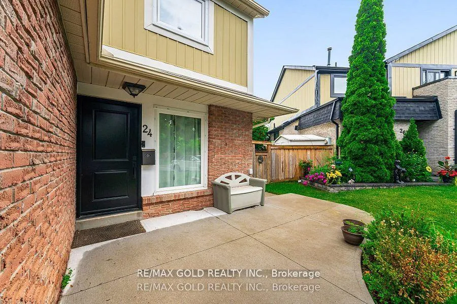 Photo 4 of 24 Terry Hill, Brampton, Heart Lake East — HOMEH