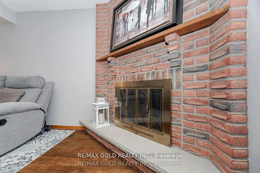 Photo 11 of 24 Terry Hill, Brampton, Heart Lake East — HOMEH