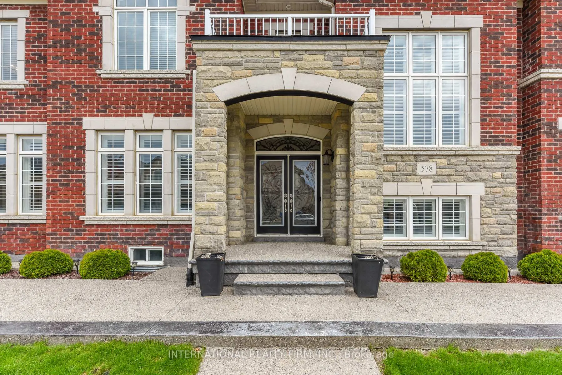 Photo 2 of 578 Dougall Avenue, Caledon, Rural Caledon — HOMEH