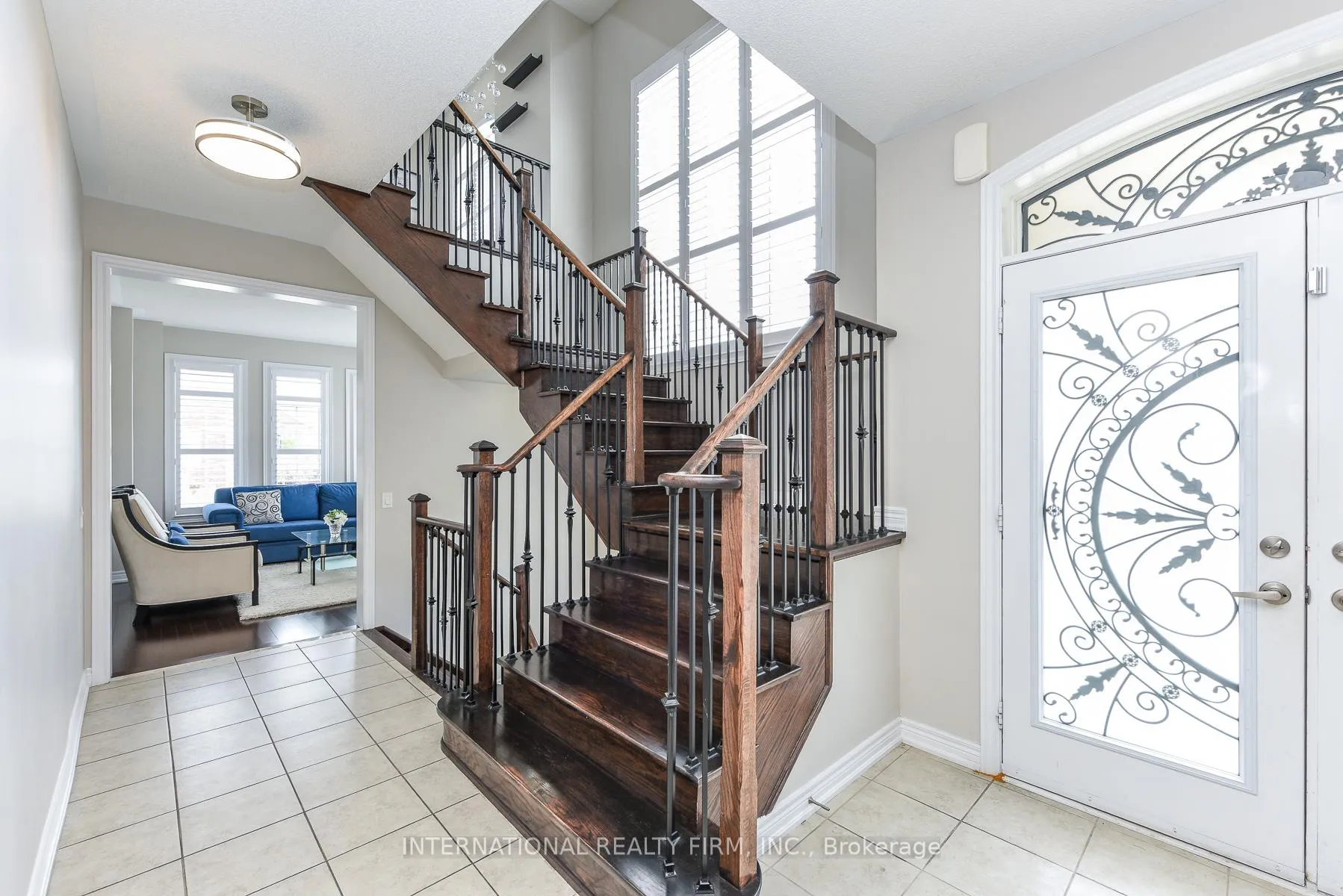 Photo 3 of 578 Dougall Avenue, Caledon, Rural Caledon — HOMEH