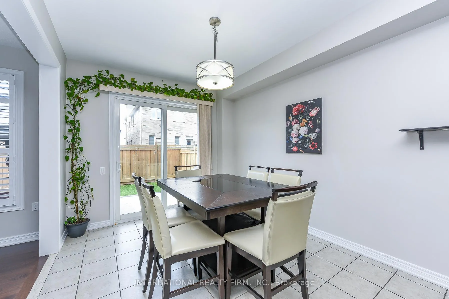 Photo 8 of 578 Dougall Avenue, Caledon, Rural Caledon — HOMEH