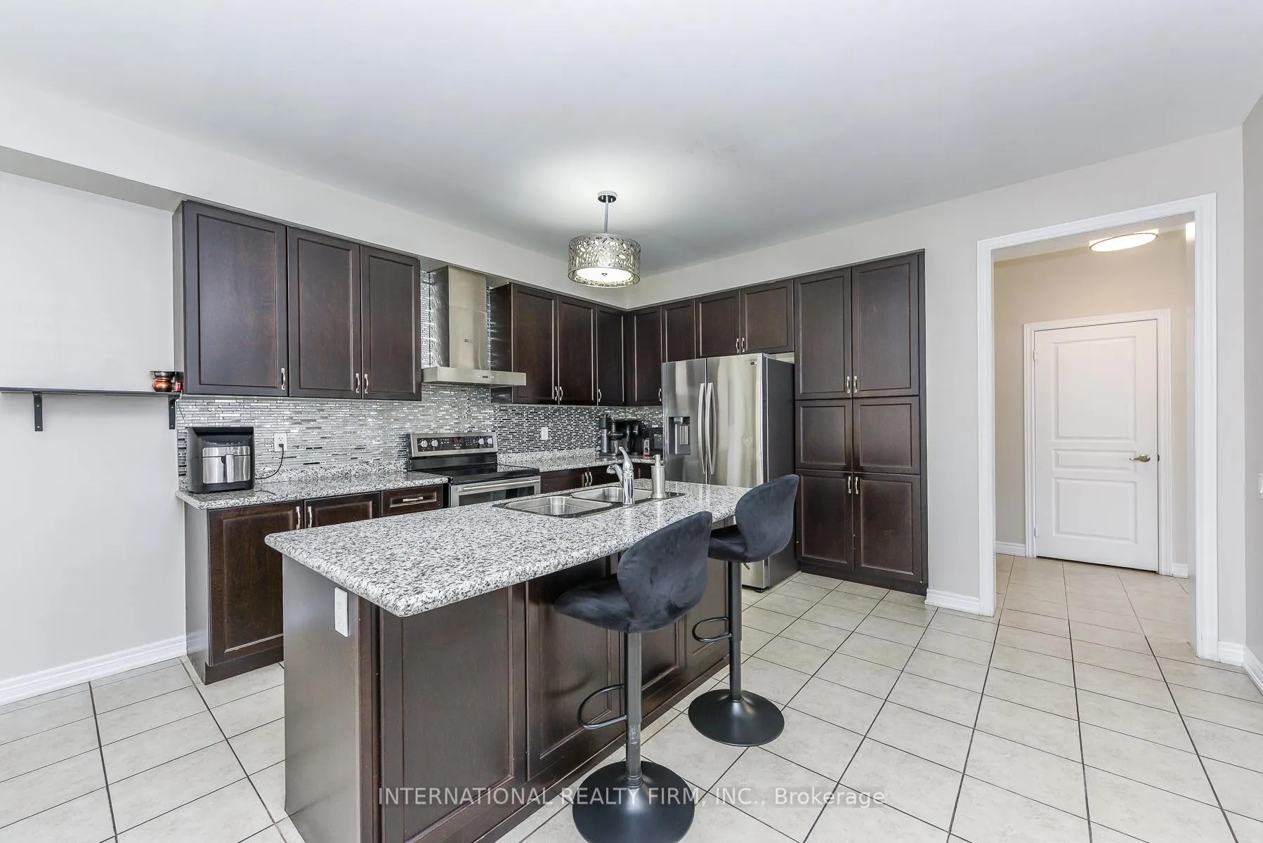Photo 10 of 578 Dougall Avenue, Caledon, Rural Caledon — HOMEH
