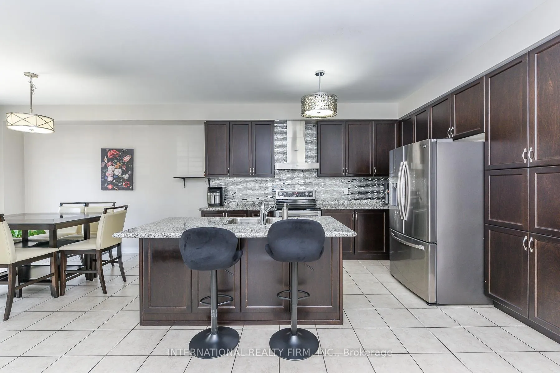 Photo 11 of 578 Dougall Avenue, Caledon, Rural Caledon — HOMEH