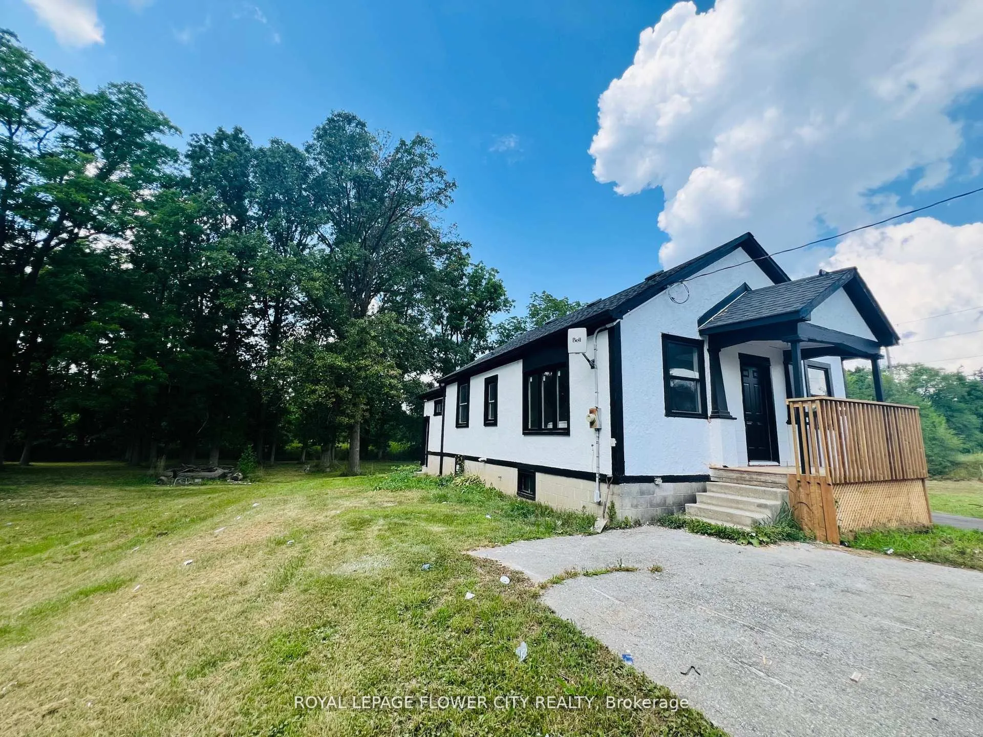 Photo 2 of 4509 White Oak Road, London, South W — HOMEH