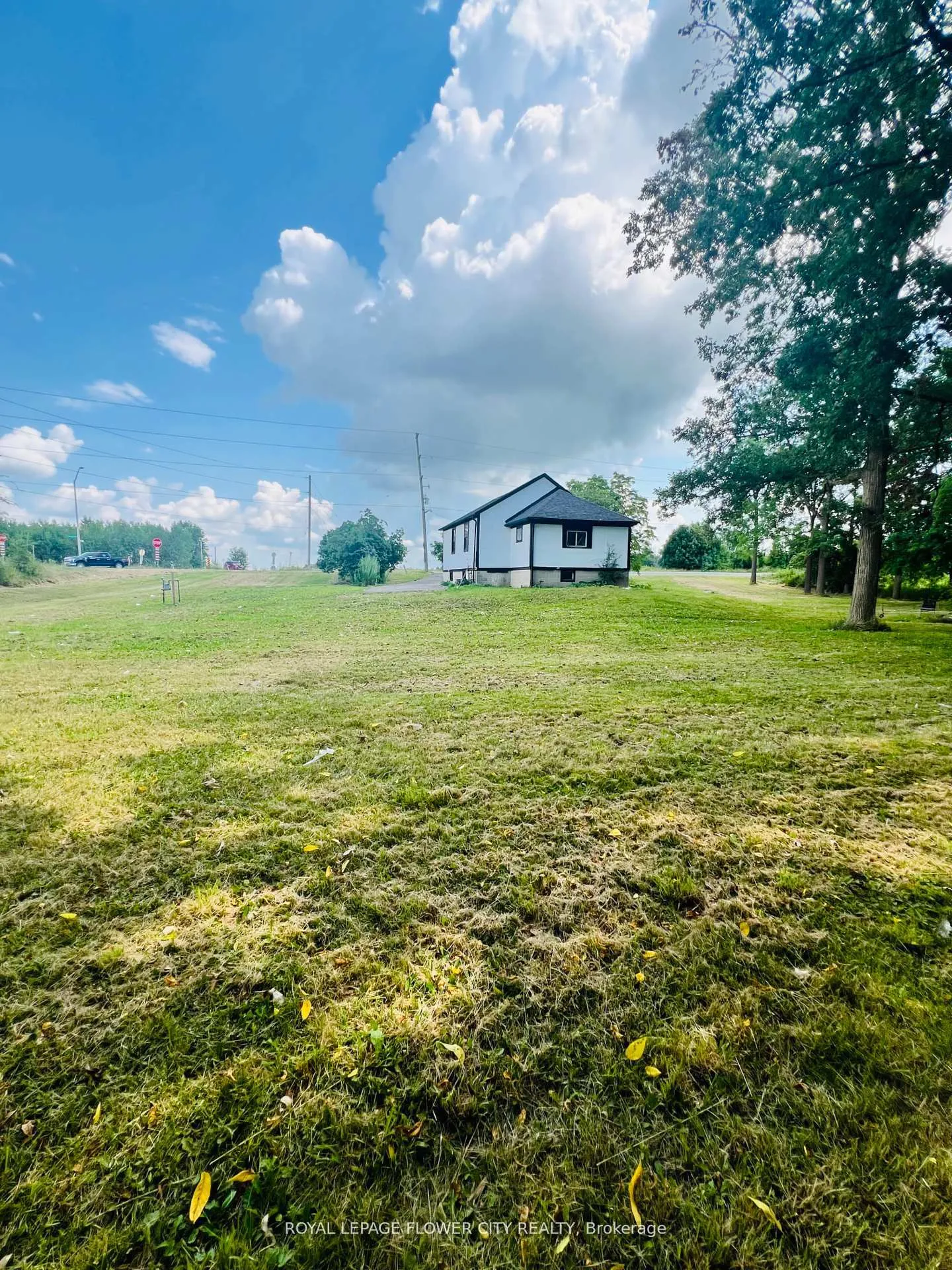 Photo 3 of 4509 White Oak Road, London, South W — HOMEH