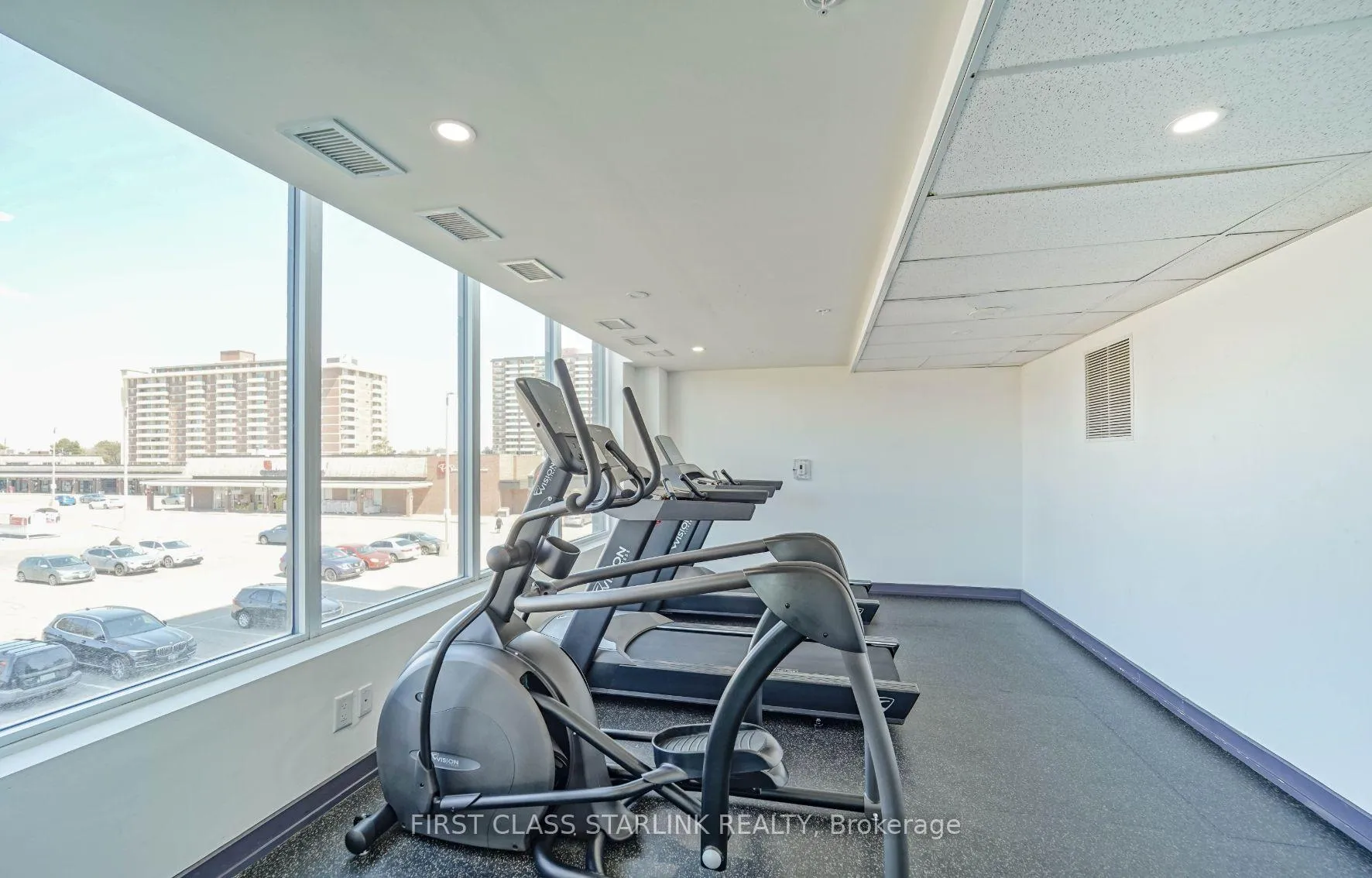Photo 11 of Unit 805, 3237 Bayview Avenue, North York, Bayview Village — HOMEH