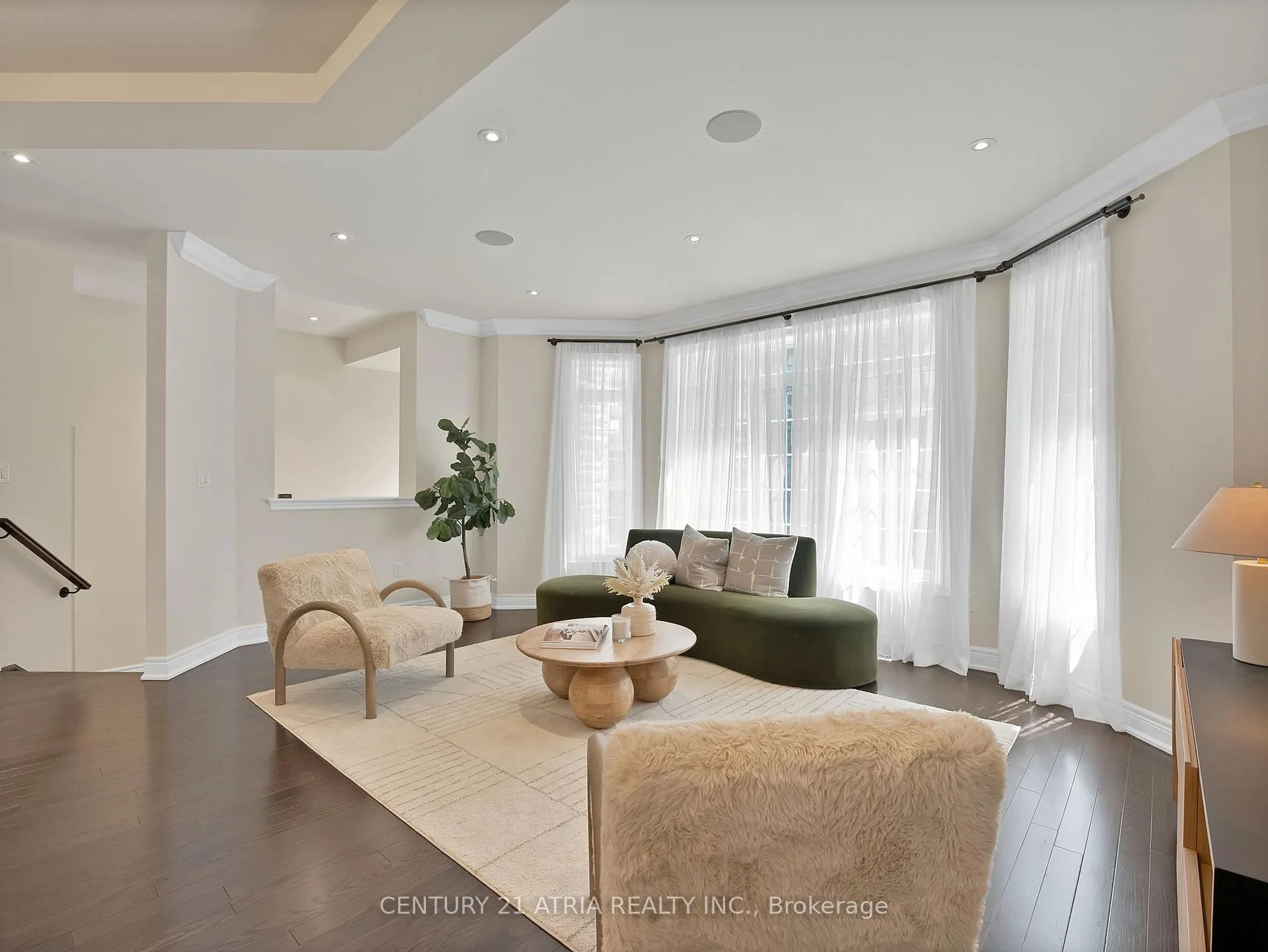 Photo 5 of 33 Bloorview Place, North York, Don Valley Village — HOMEH