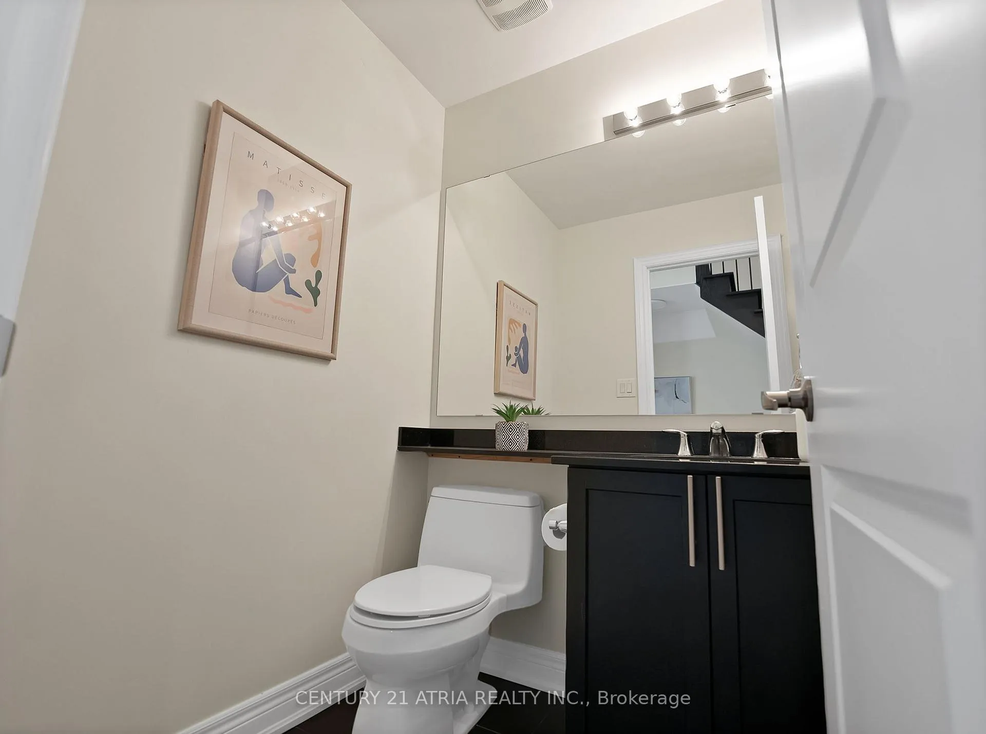 Photo 16 of 33 Bloorview Place, North York, Don Valley Village — HOMEH